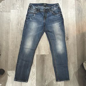 Ladies Silver cropped relax fit denim. Size 26W/25L